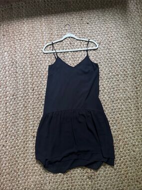 Tildon Black Spaghetti‑Strap Tiered Mini Dress